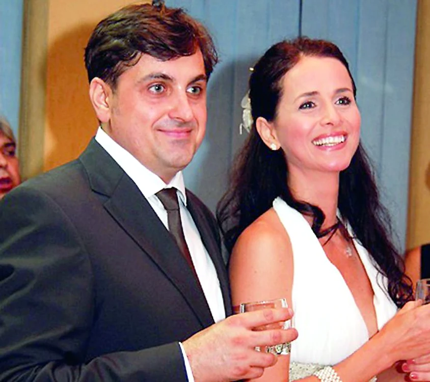 
    Mădălina şi soţul ei, Petru Mircea, în ziua nunţii  