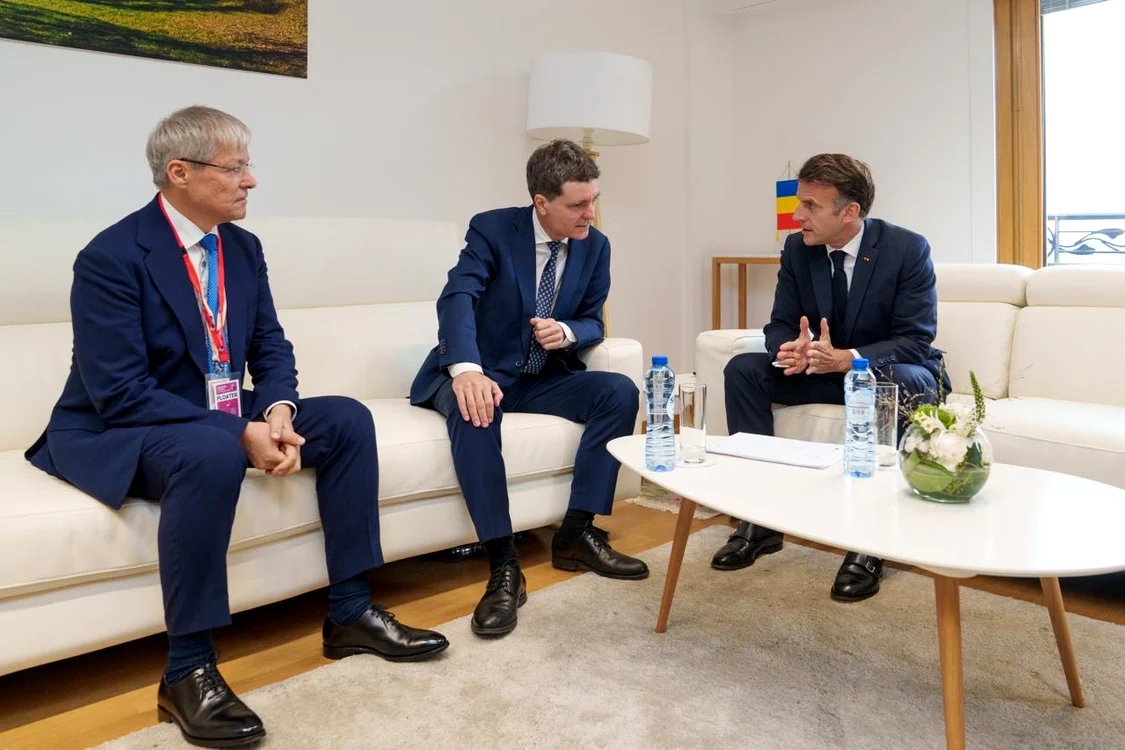 Dacian Ciolos, Nicușor Dan și Emannuel Macron