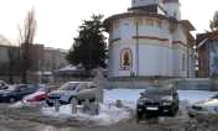 Monumentul din vecinătatea Bisericii Mavramol