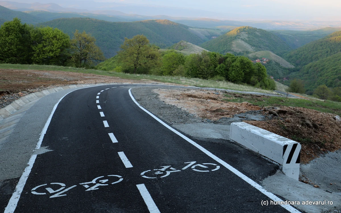 Pista de biciclete din Cerbăl. Foto: Daniel Guță. ADEVĂRUL