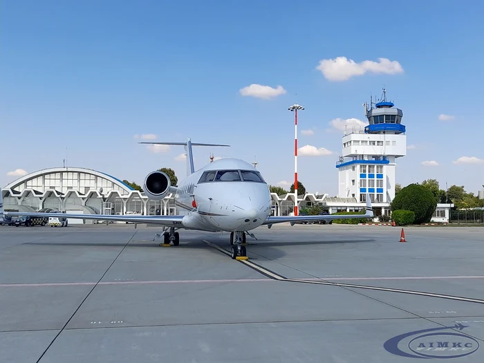 Aparat de zbor pe pista aeroportului din Kogălniceanu SURSA AIMKC