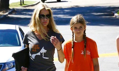 Denise Richards Takes Her Daughters Out To Lunch jpeg