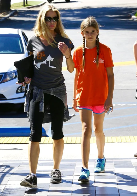 Denise Richards Takes Her Daughters Out To Lunch jpeg