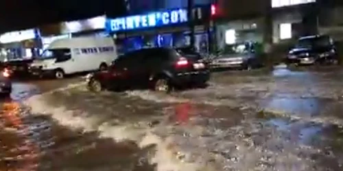 strada inundata suceava