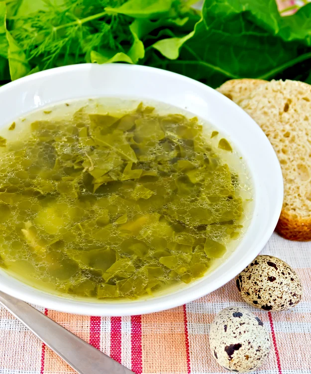 
    Ciorbă de urzici cu afumătură  
