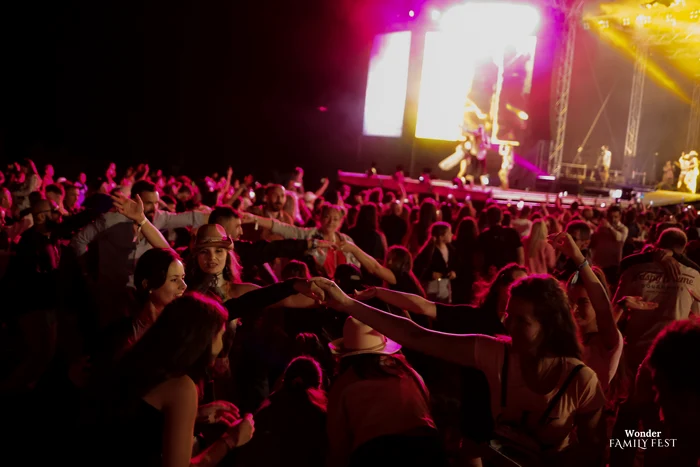 Cei mai îndrăgiți artiști vor urca pe scenă