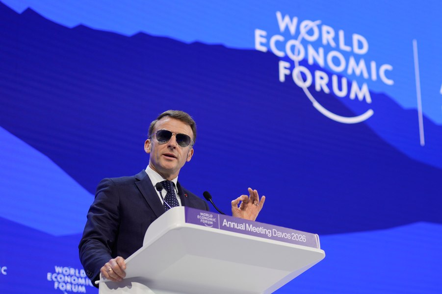 Ochelarii purtați de Emmanuel Macron la Davos au crescut cu aproape 28% acțiunile producătorului 