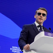 Emmanuel Macron la Davos FOTO X @JorgeLiboreiro jfif