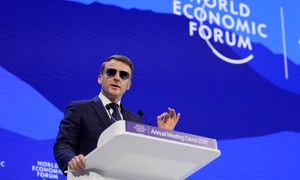 Emmanuel Macron la Davos FOTO X @JorgeLiboreiro jfif