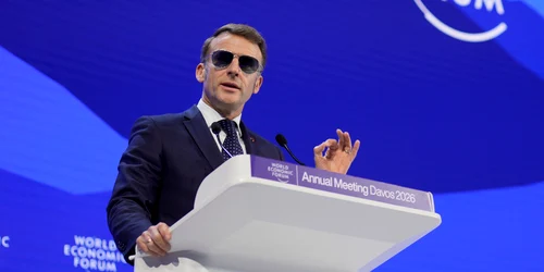 Emmanuel Macron la Davos FOTO X @JorgeLiboreiro jfif