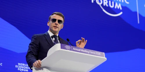 Emmanuel Macron la Davos FOTO X @JorgeLiboreiro jfif