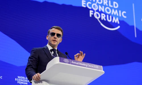 Emmanuel Macron la Davos FOTO X @JorgeLiboreiro jfif