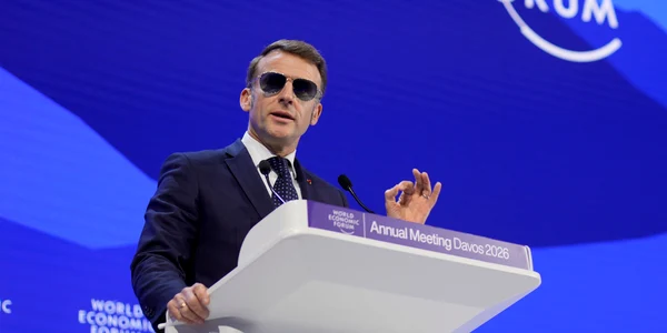 Emmanuel Macron la Davos FOTO X @JorgeLiboreiro jfif