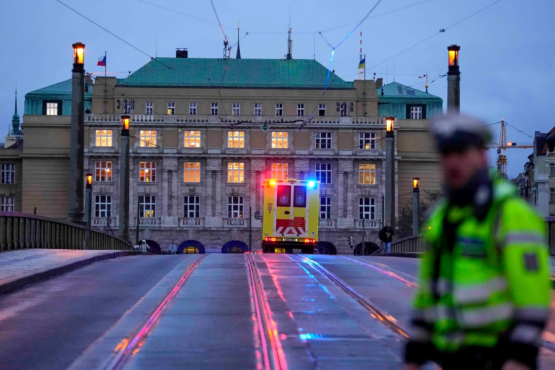 14 persoane au murit, 25 au fost rănite FOTO Profimedia
