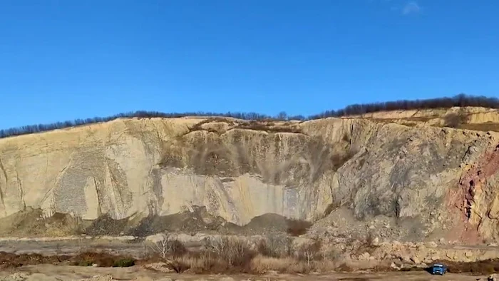 Tinerii s-au aruncat de la 20 m