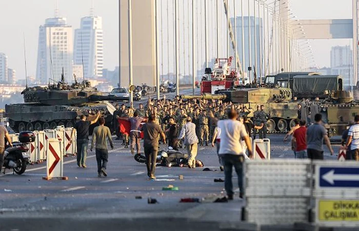 Soldații implicați în lovitura de stat se predau