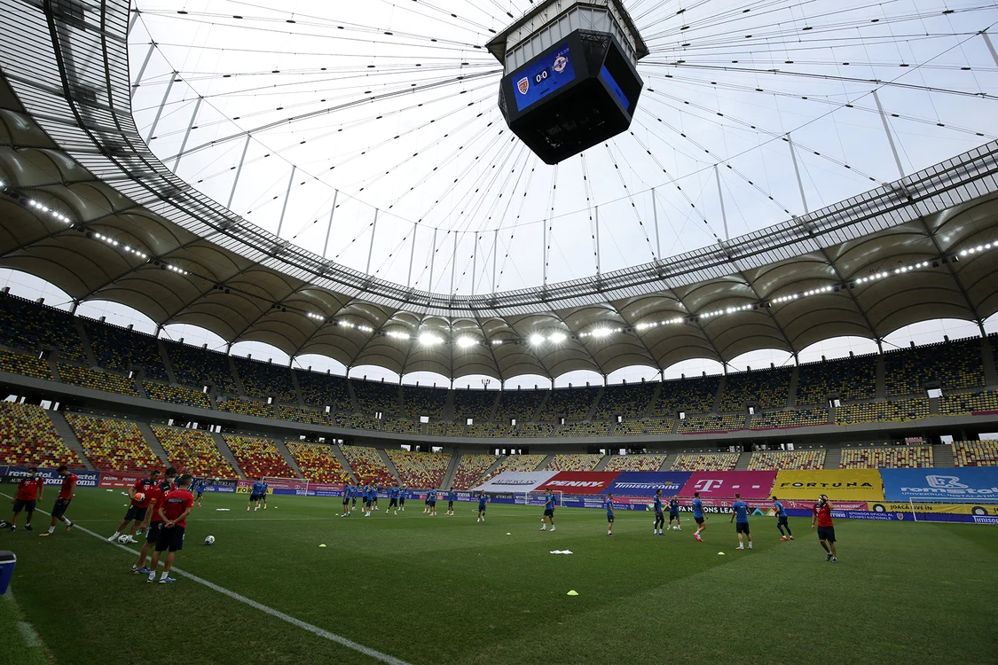 La ședința tehnică de joi s-a decis să se tragă acoperișul pe Arena NaționalăFoto: FRF
