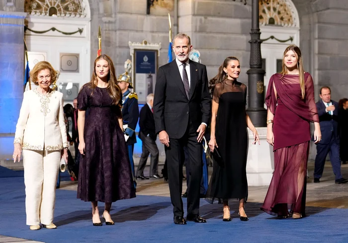 Regina Letizia Felipe Leonor și Sofia profimedia 1047996915 jpg