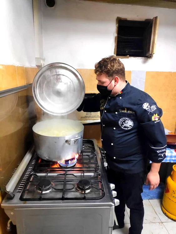 Daniel Ardelean, în bucătăria centrului social