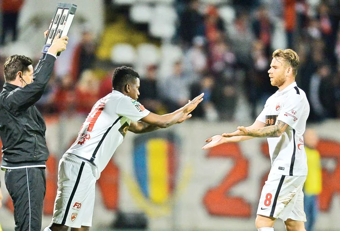 Ekeng a fost introdus pe teren în locul lui Bicfalvi, în repriza a doua a meciului Dinamo-Viitorul, disputat vineri searăFoto: Mediafax