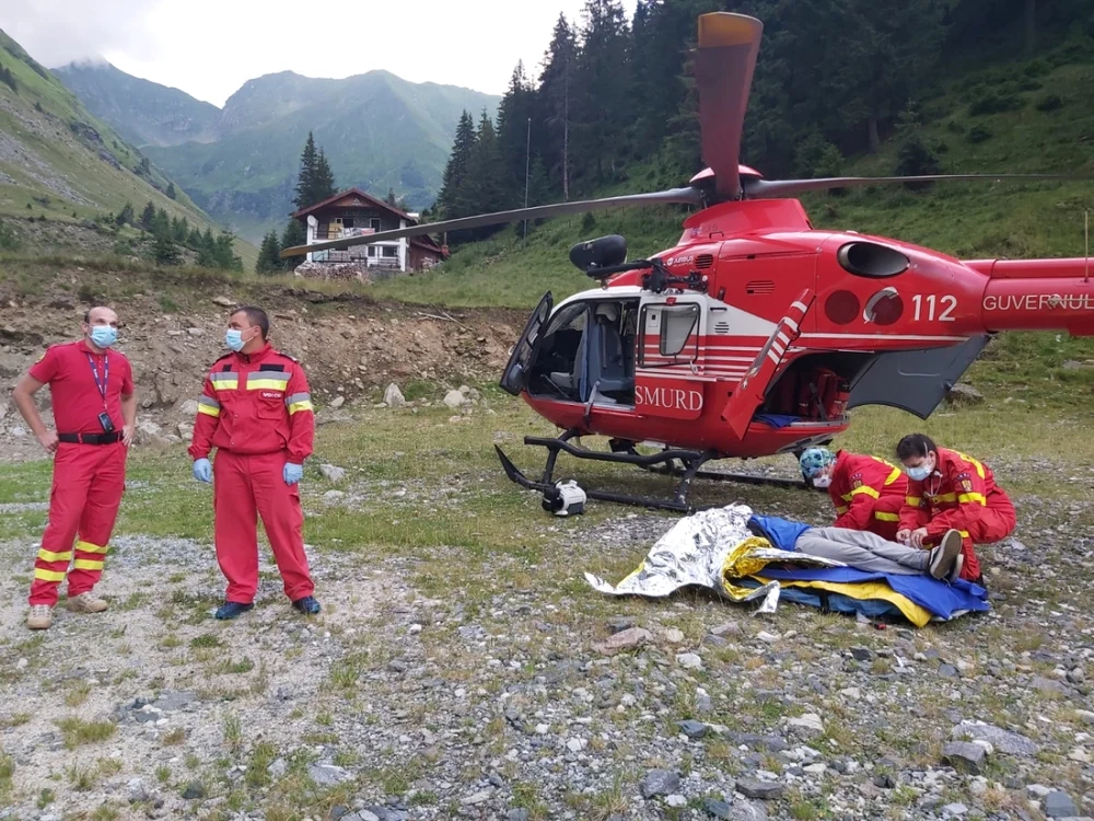 salvamont arges elicopter smurd