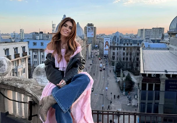 foto sanziana negru 