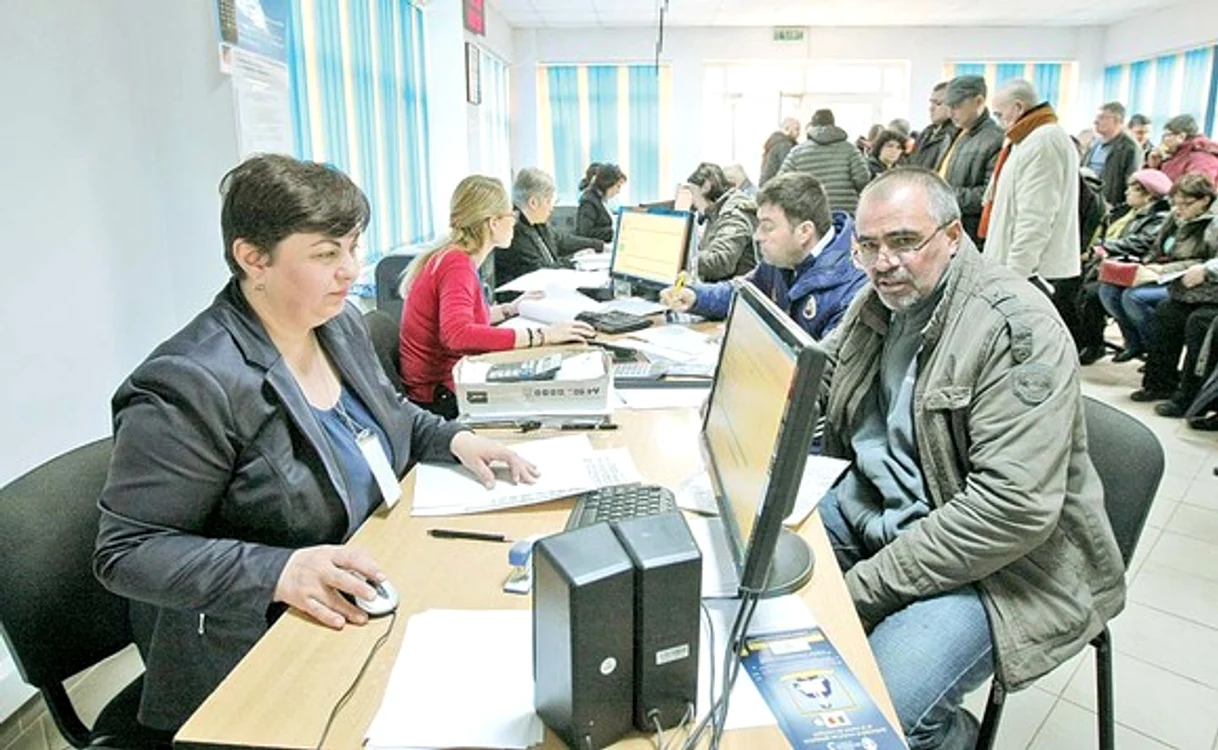 
    Cine nu și-a depus la timp Declarația Unică, va plăti un impozit din oficiu sursa foto: click.ro  