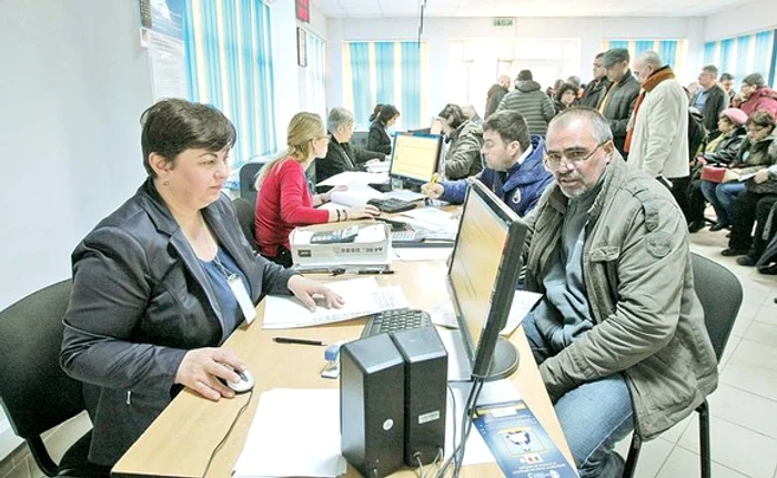 
    Cine nu și-a depus la timp Declarația Unică, va plăti un impozit din oficiu sursa foto: click.ro  