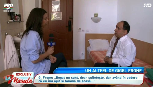 Gigel Frone se gospodăreşte singur în camera de hotel în care locuieşte