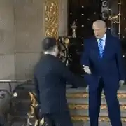 Brando Republic President Trump welcomes Ukrainian President Zelensky to Mar a Lago f kMVE6V 3 (1) gif