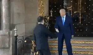 Brando Republic   President Trump welcomes Ukrainian President Zelensky to Mar a Lago f    kMVE6V 3 (1) gif