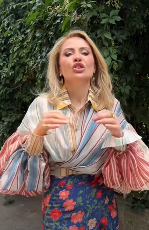 Adina Buzatu transmite un mesaj. Foto: Facebook