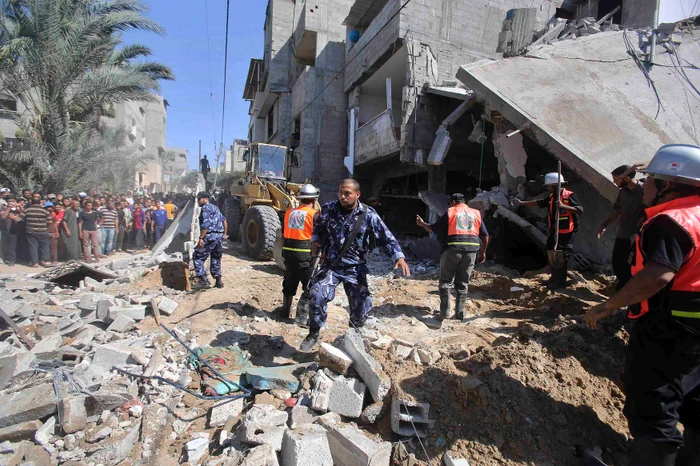 
    Palestinienii au început să-şi părăsească casele de teama atacurilor israeliene  