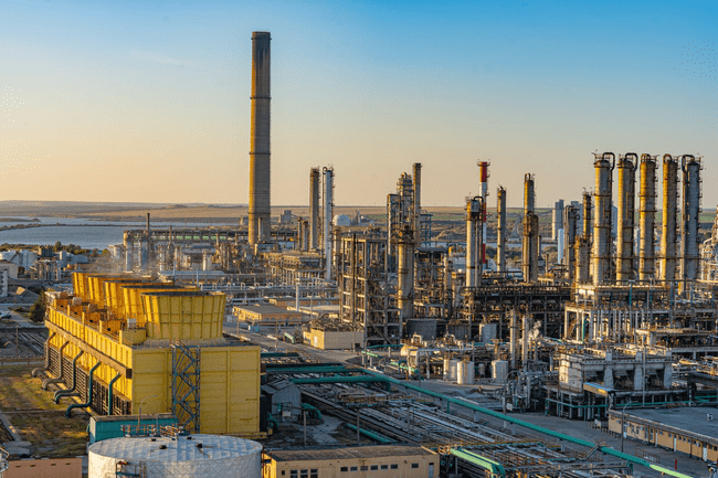 Cât de vulnerabilă e România la o nouă criză a carburanților? Avertismentul unei experte în energie: „Motorina ar putea depăși 10 lei”