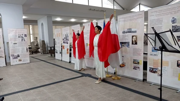 „100 de ani de relații diplomatice între România și Japonia”   o nouă expoziție la MNIR jpeg