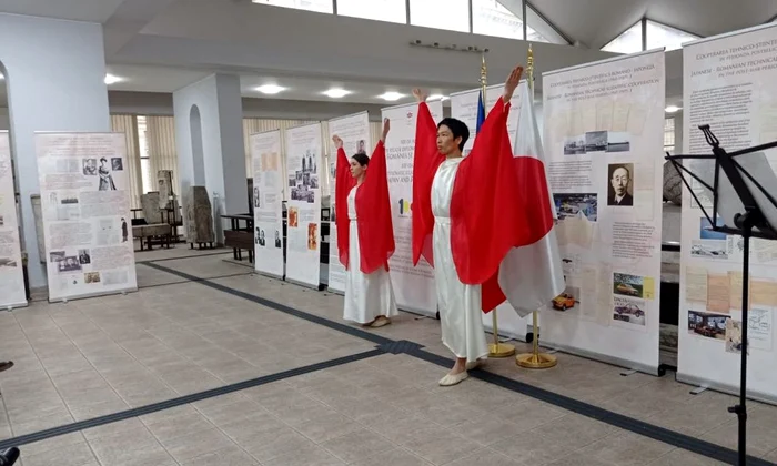 „100 de ani de relații diplomatice între România și Japonia”   o nouă expoziție la MNIR jpeg