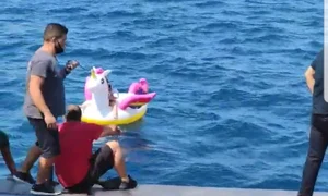 4 fetita salvata in grecia unicorn jpg jpeg