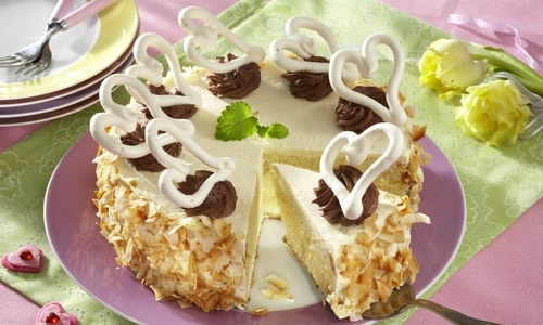 tort cu crema si fulgi de migdale jpeg