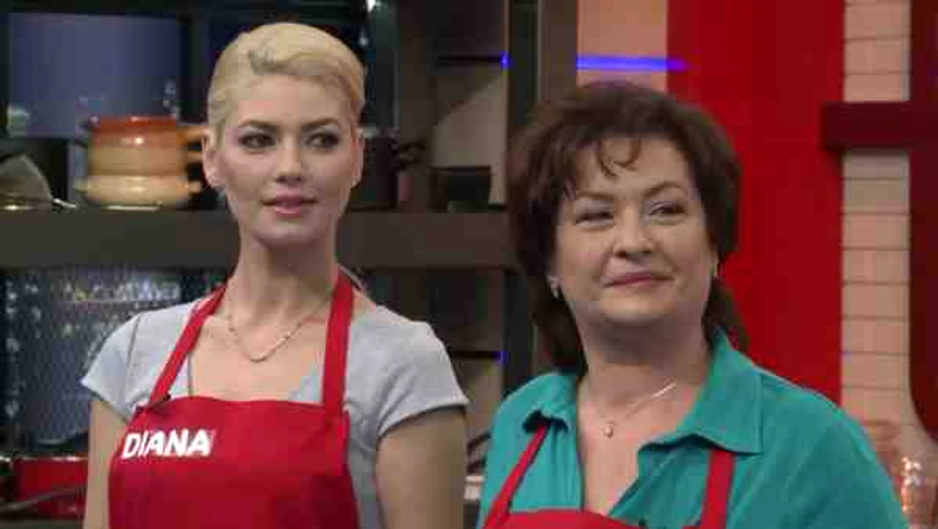Cu o codiţă împletită, asemeni Elsei, Roxana cântă în emisiune piesa „Let It Go”