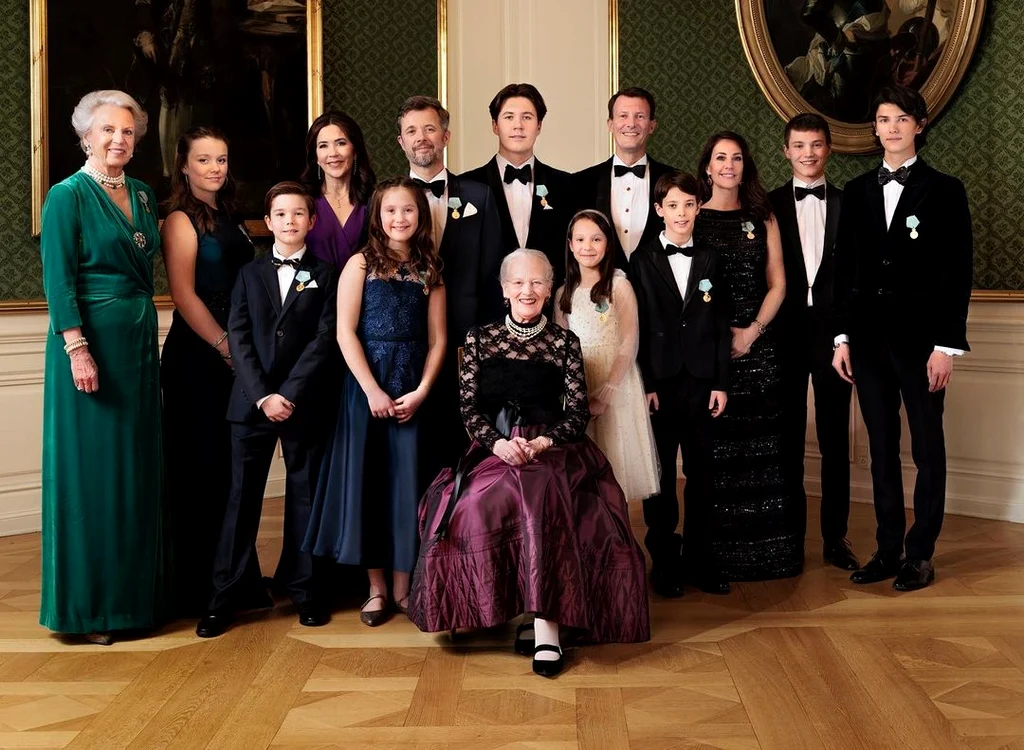 Familia Regala daneza   Instagram, Casa Regala daneza jpg