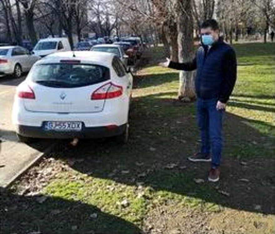 Ciprian Ciucu este nemulțumit că a găsit mașini parcate pe spațiul verde