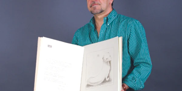 Iaşi: Emil Stratan: Lucrează la prima revistă-obiect din ţară