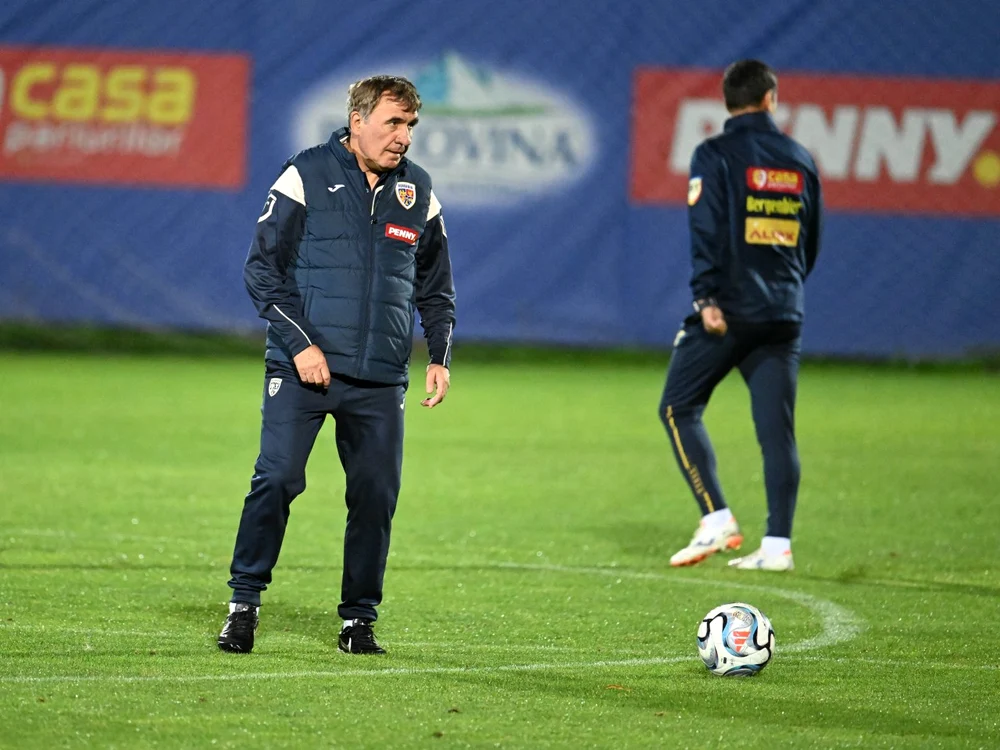 Gheorghe Hagi se confruntă cu absențe în atac și apărare înaintea partidei cu Suedia