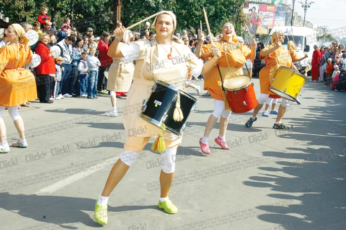 Străzile din centrul Capitalei vor fi pline de trupe de teatru din 20 de ţări