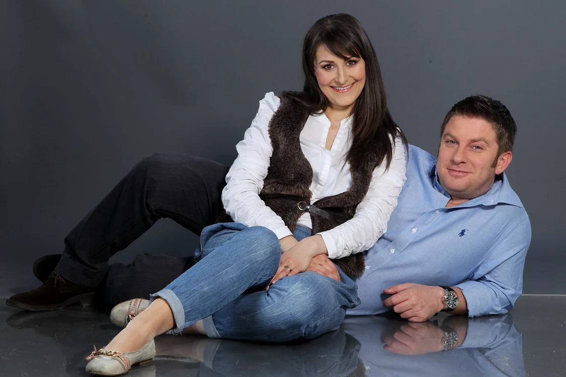 
    Anca şi Pavel Bartoş îşi fac declaraţii de iubire în fiecare zi (fotografii: Pro Tv)  