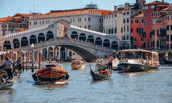 Podul Rialto din Veneția