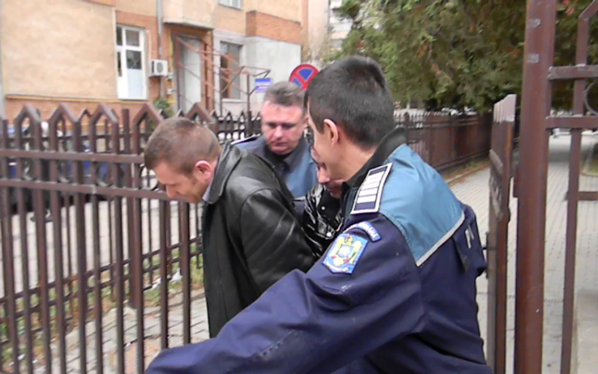 Ghimboaşă şi Lance au fost arestaţi de Judecătoria Braşov şi eliberaţi de Tribunal