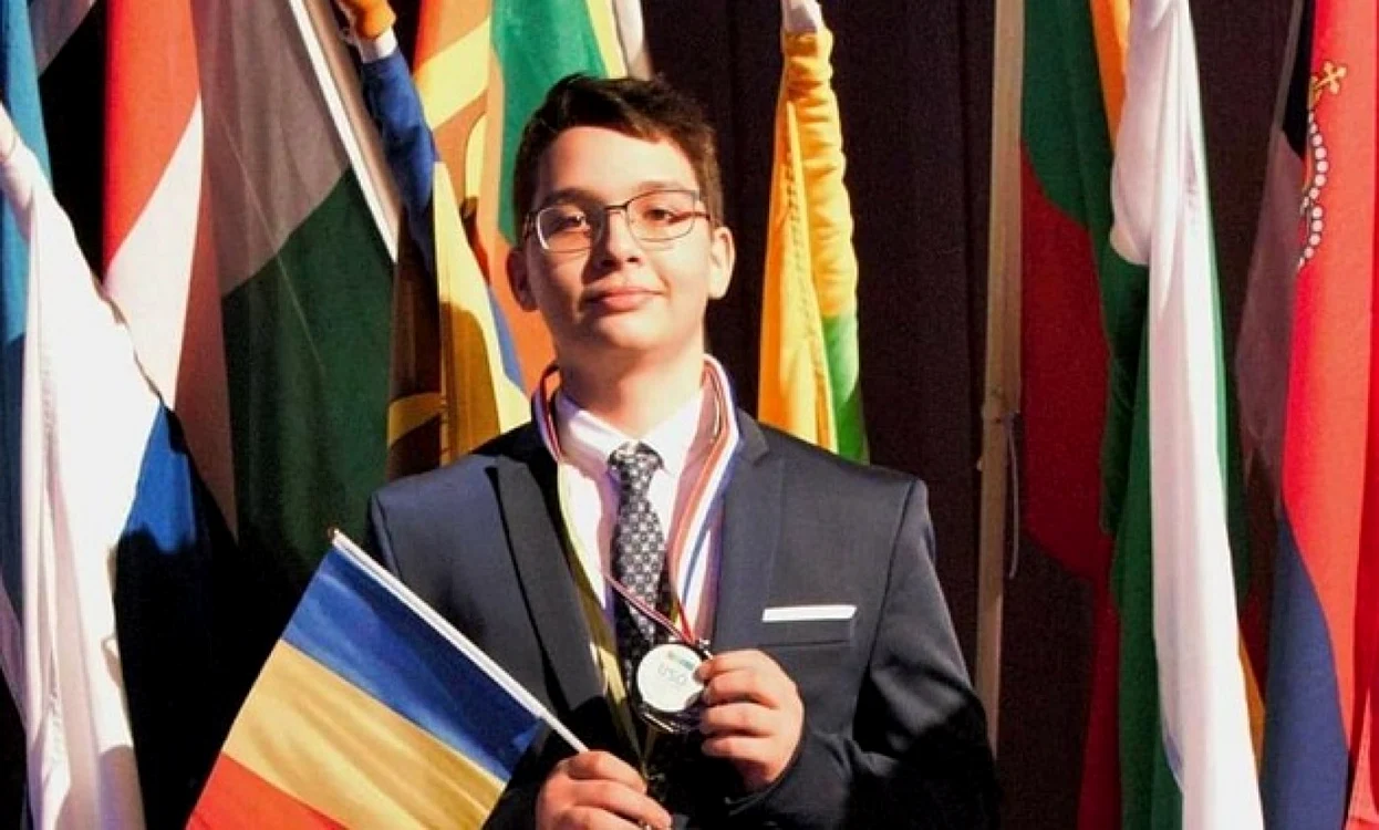 Darius mardaru elev din constanta admis la harvard foto Darius mardaru