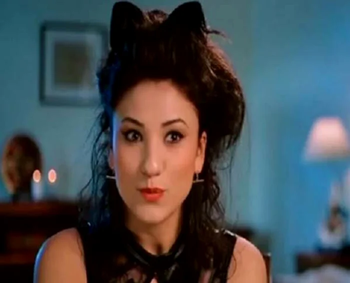 
    Roxana a avut o ținută îndrăzneață la prima ediție ''Burlacul"Foto: captură Antena 1  