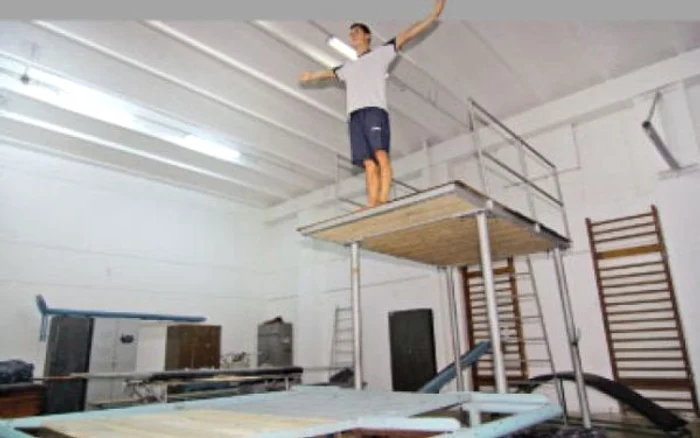 
    Constantin Popovici s-a antrenat pe salteleFoto: Adevarul  